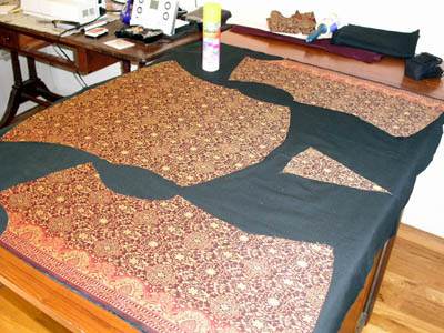 Spray-basting the silk onto the inter-lining Spray-basting the silk onto the inter-lining