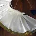 ruff-step4 Attaching ruff to neckband